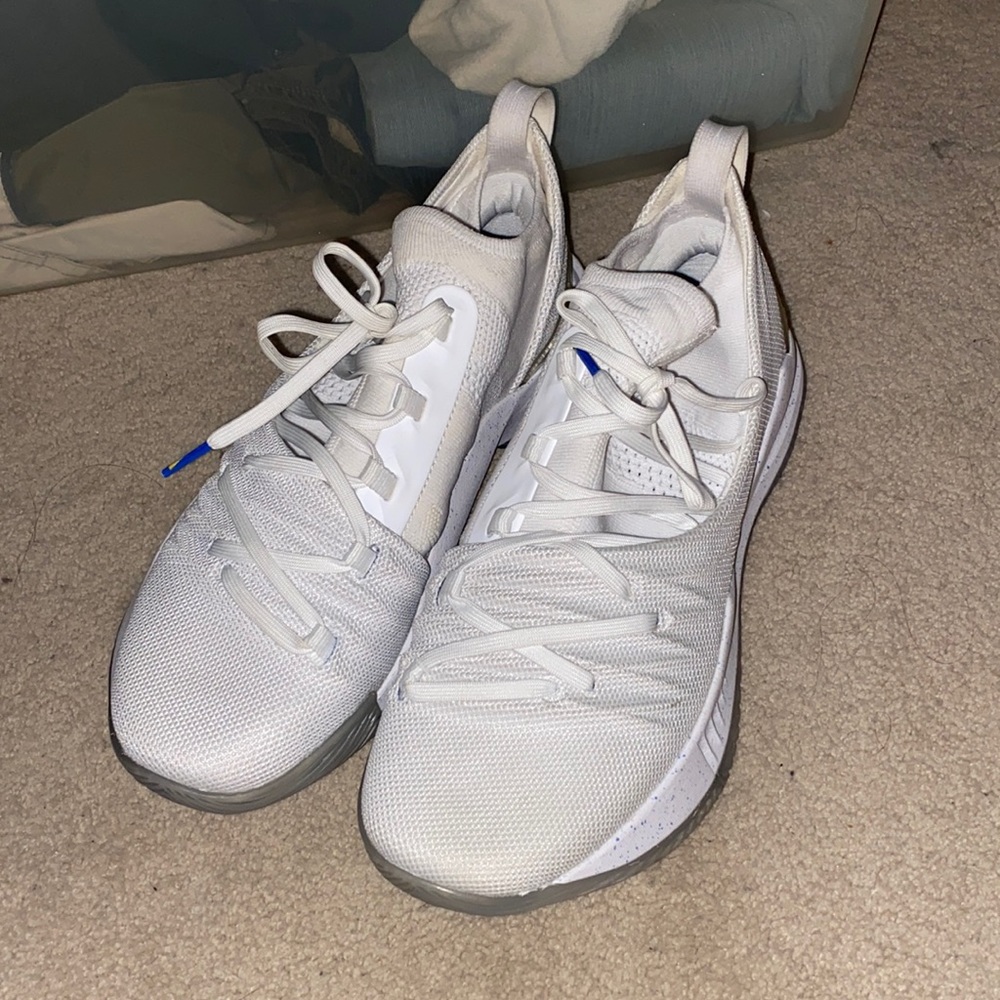 UNDER ARMOUR CURRY 6 BRAND NEW